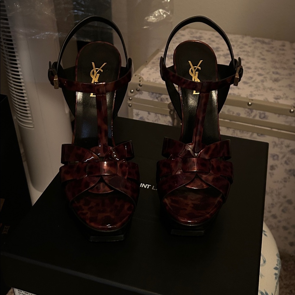 Saint Laurent Tortoiseshell Patent Platform 39 - Picture 2 of 14